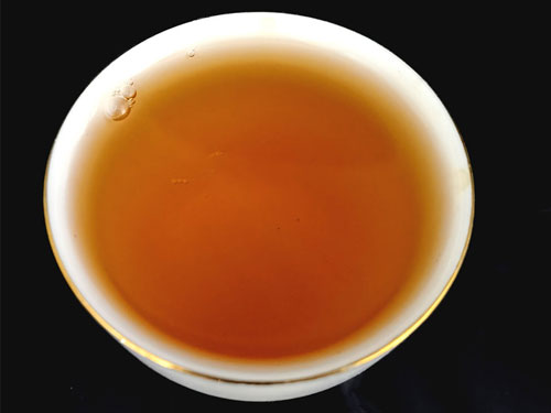 如何区分红茶中的正山小种、滇红、祁红