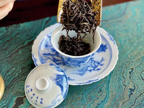很多人喜欢用盖碗泡茶,那盖碗泡茶的好处有哪些?